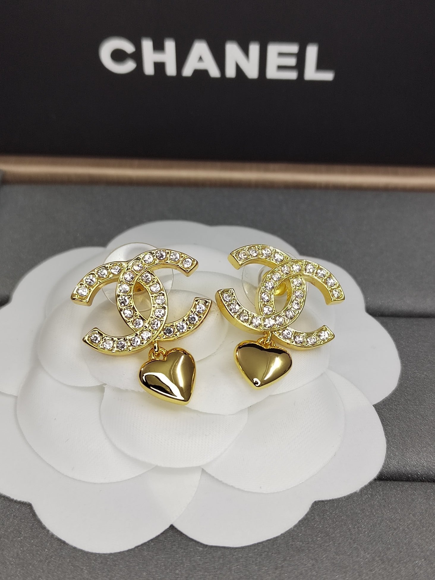 18K Classic  Chanel Diamond Heart Earrings