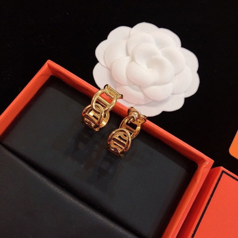 18K Chaine D'Ancre Enchainee Hermes Earrings