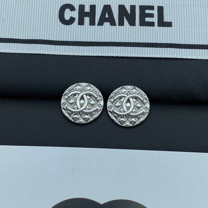 18K  Chanel Round White Gold Earrings